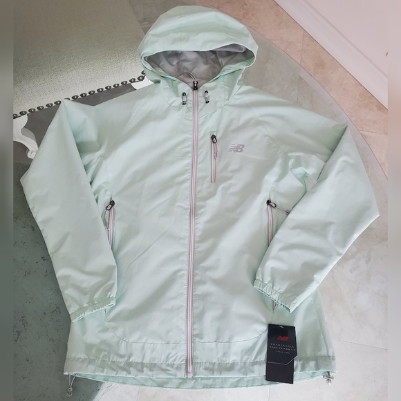 new balance windbreaker